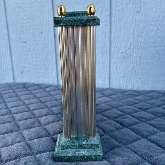 ─୨ৎ─ Vintage Executive Aviation World Desk Clock Quartz Gold PARTS ONLY (4D-081) - Picture 6 of 6